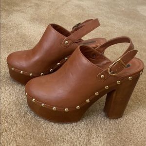 Cognac Studded Clogs